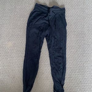 LULULEMON, Scuba High-Rise French Terry Jogger, size 8, black